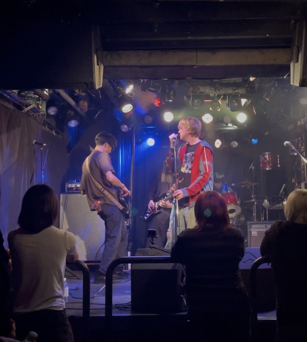red_edge_stones's tweet photo. 本日のライブ、無事終了しました！
観に来てくださった方々、共演者の皆さん、投げ銭していただいた方、本当にありがとうございました！
めちゃくちゃ楽しかったです🔥
もっと良いライブができるようにこれからも頑張ります。
またライブでお会いしましょう！
#RedEdgeStones
#BARTAKE
#仙台
#ライブ https://t.co/tSNgpxoD1E