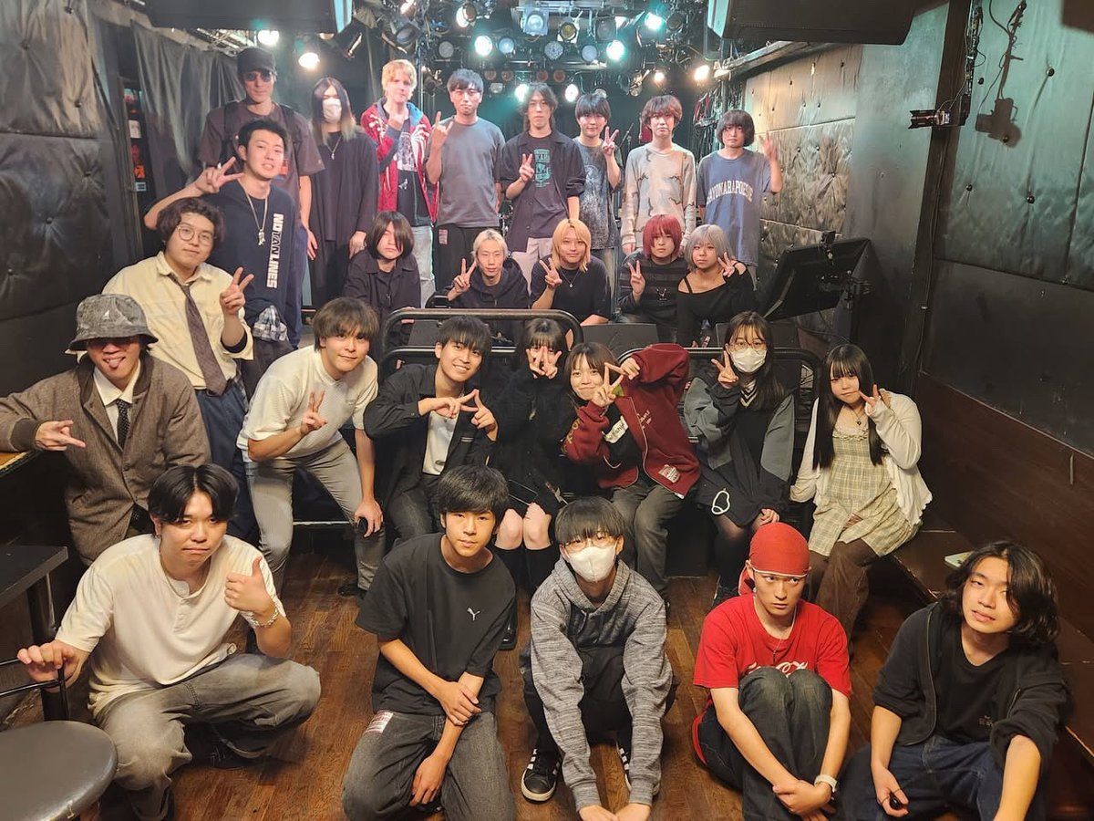 red_edge_stones's tweet photo. 本日のライブ、無事終了しました！
観に来てくださった方々、共演者の皆さん、投げ銭していただいた方、本当にありがとうございました！
めちゃくちゃ楽しかったです🔥
もっと良いライブができるようにこれからも頑張ります。
またライブでお会いしましょう！
#RedEdgeStones
#BARTAKE
#仙台
#ライブ https://t.co/tSNgpxoD1E