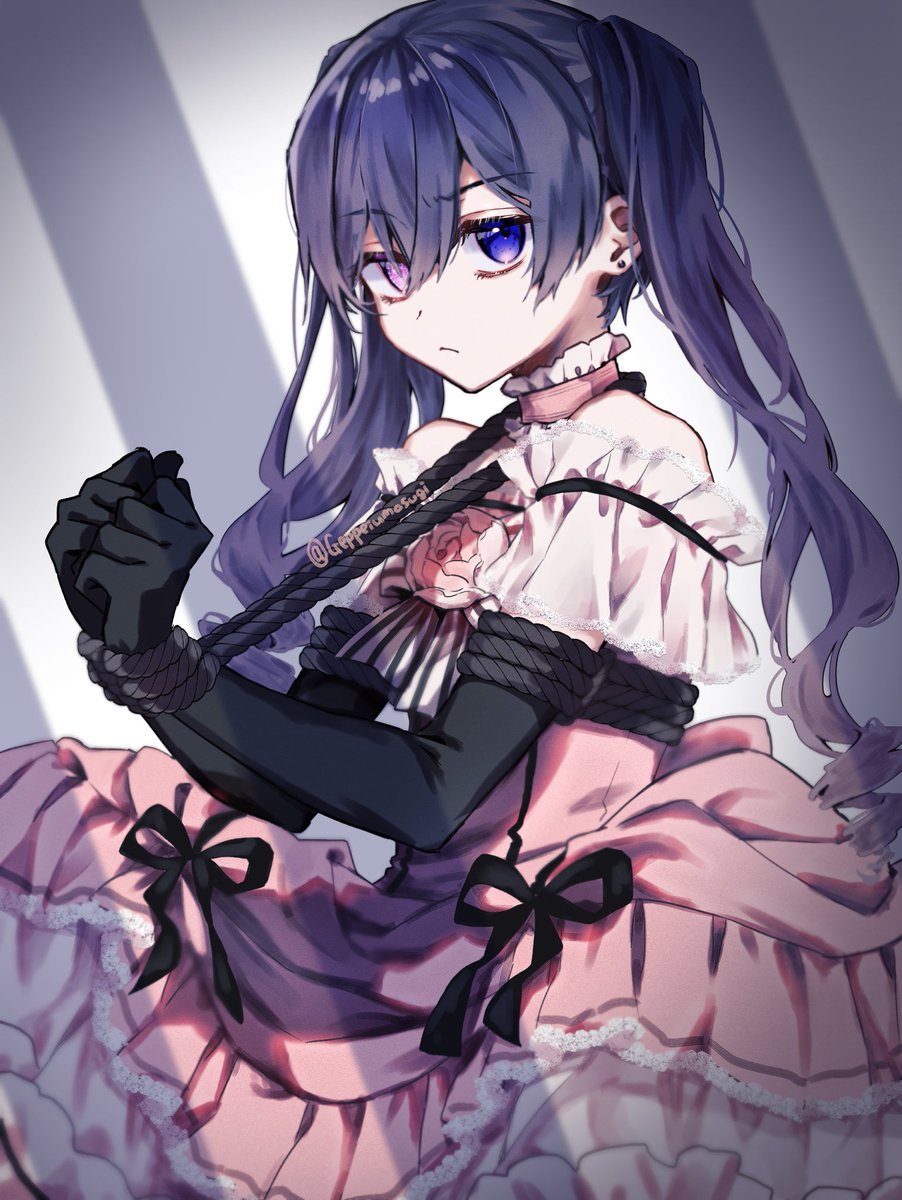 Geppeiumasugi's tweet photo. 坊ちゃんの好きなところ
女装してるのに足開いて座ってるところ
あと捕まってるのに偉そうなところ https://t.co/F5aftcyIMd
