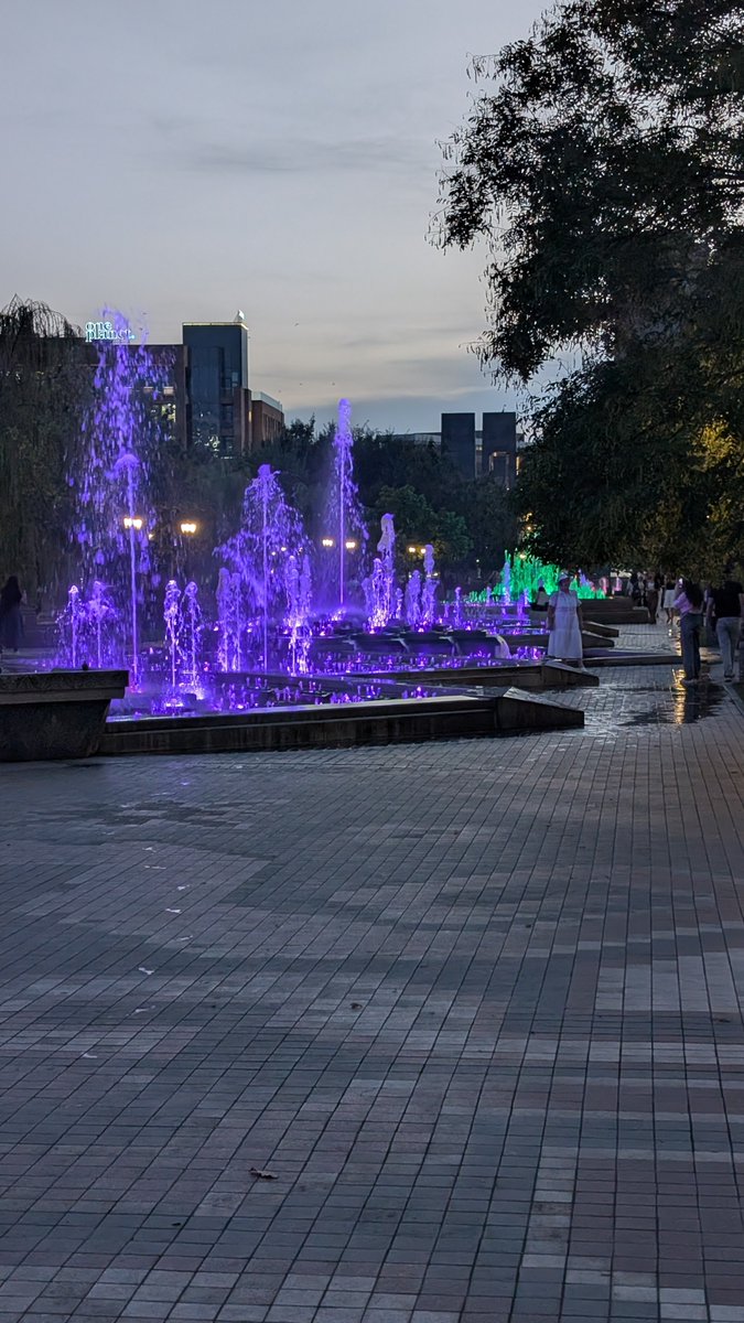 bosomoga's tweet photo. #фонтан #fountain #walk #street https://t.co/DjxrGQGlgU