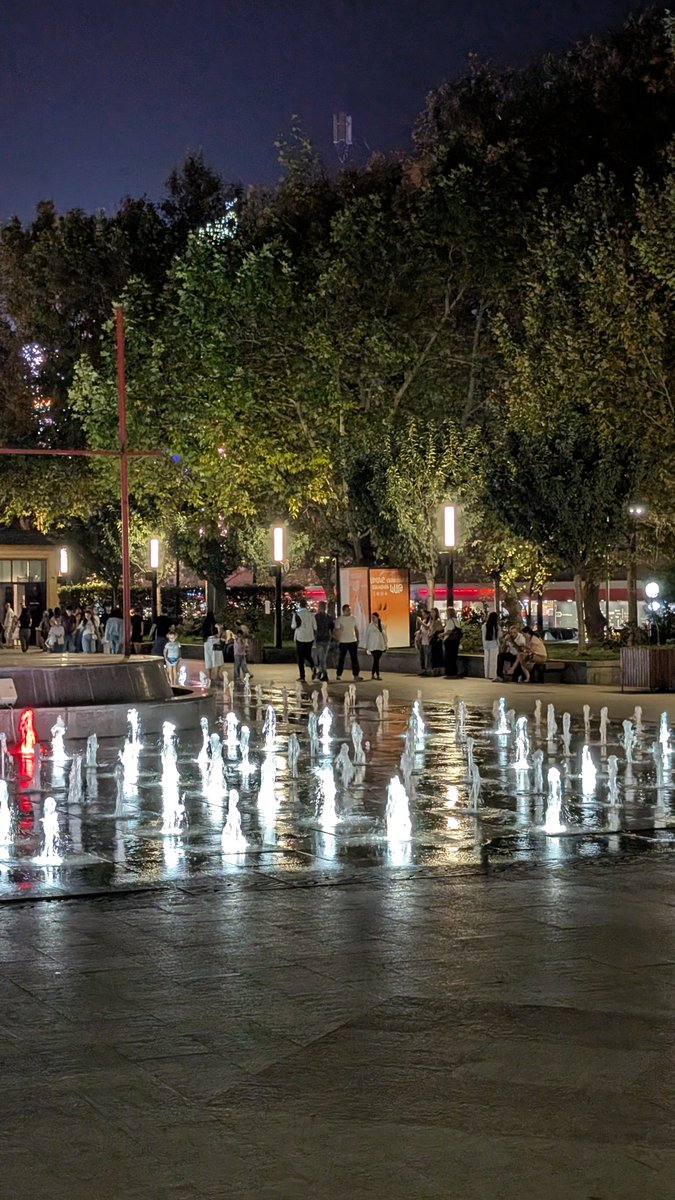 bosomoga's tweet photo. #фонтан #fountain #walk #street https://t.co/DjxrGQGlgU