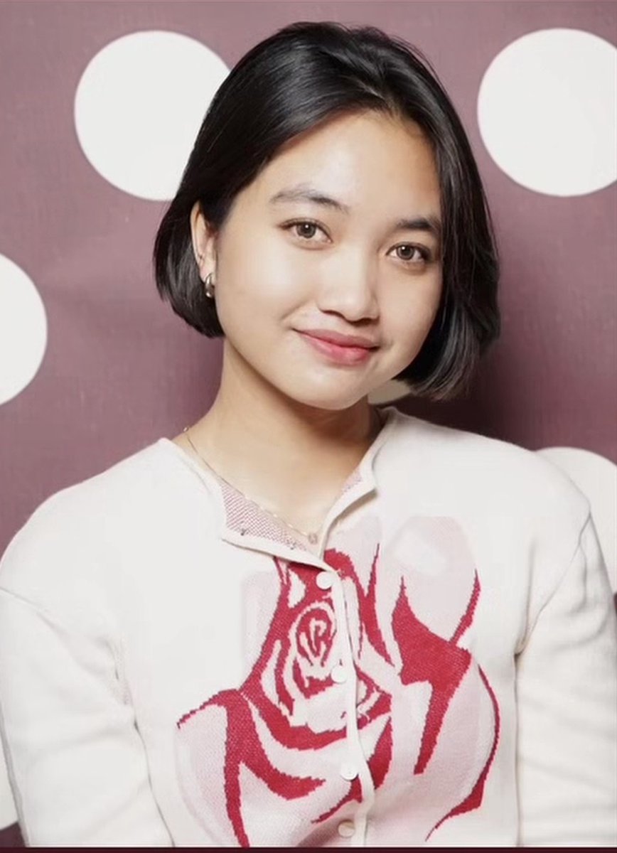id9guo's tweet photo. Dm sub! Ini dia si betina yang sengaja dipamerin. Mukanya diam tp matanya bilang “pakai aku sesuka lo, ini milik umum.” bukan buat disayang tp dihina, dipaksa, dan dipakai sampai lemes. siap buat diisi, menunggu dicengkeram dan digoyang kasar. https://t.co/wyy1csJsrM