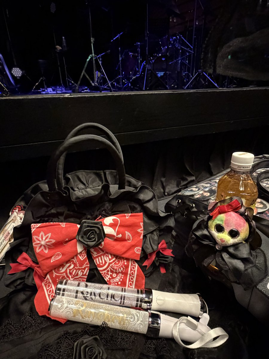 MiyazonoYui's tweet photo. すごく幸せ！～
1部はすごく面白かったです。2部のセットリストは大好きな曲ばかりで、感想がたくさんあるけれどうまく言葉にできない……とにかくちぇるさん、ありがとう！
ライブ終了後、友達と夜ご飯を食べに行きました！幸せいっぱい！
#ちぇるどれん
#Raychell_Colorless_Tour https://t.co/kQK6tcJrqO