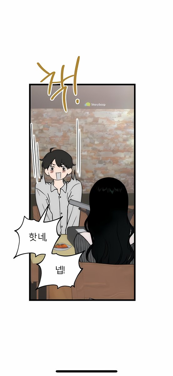 Sat_wa45's tweet photo. This person admires her, but he looks at her engagement ring and thinks she already has someone, and she tells him she sees him as her little brother, so he becomes frustrated.😭
His facial expressions are so funny, he doesn't even try to hide it https://t.co/CYo9wxfu3F