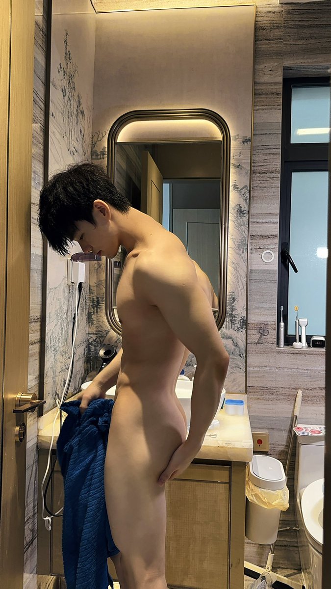 herozentai's tweet photo. 哪位知道这个帅哥的X账号呀？ https://t.co/bjumHvc5Wk