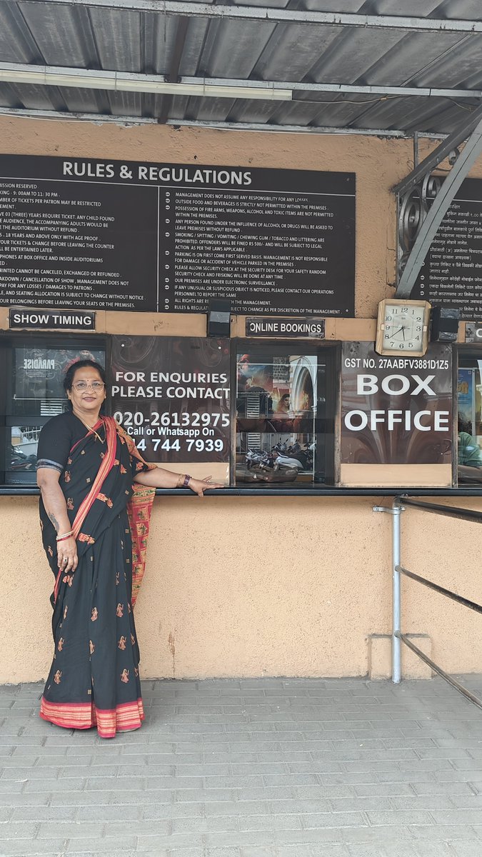 devamitrapanda's tweet photo. #randomclick by son-in-law Pune 's Single screen theatre hall 1934/35 established , standing at the ticket counter relived beautiful fond nostalgic memories of bygone era of seeing cinemas of 60s, 70s like crazy.😍😍😍 https://t.co/aDwkVicTjj
