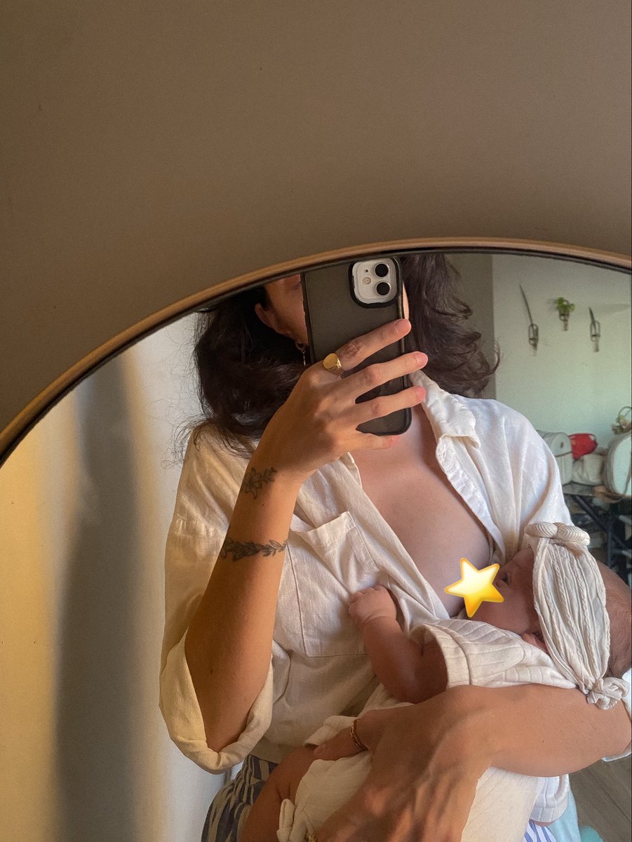 nseitodoida's tweet photo. amamentar eh uma das coisas mais cunts que já fiz me sinto muito poderosa tipo sim estou servindo 💅🏻 (não só beleza mas leite também) https://t.co/xBT0eE9EHa