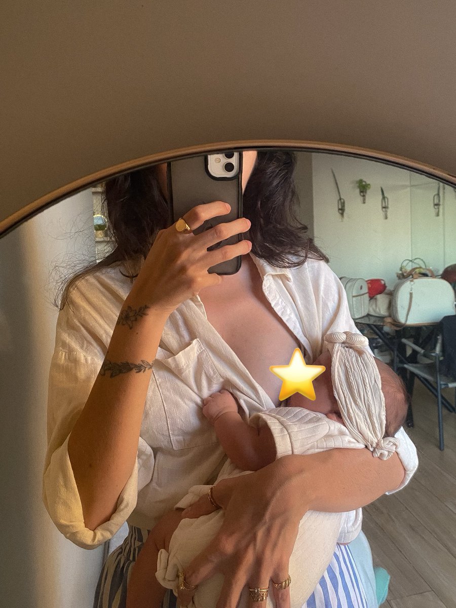 nseitodoida's tweet photo. amamentar eh uma das coisas mais cunts que já fiz me sinto muito poderosa tipo sim estou servindo 💅🏻 (não só beleza mas leite também) https://t.co/xBT0eE9EHa