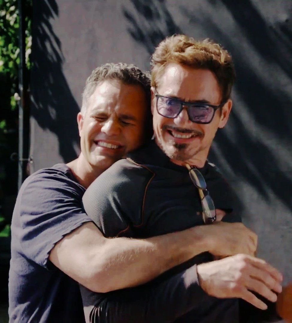 starkslovechild's tweet photo. Tony literally built Bruce a whole lab so he could work on controlling his transition into the Hulk. They built a bar together, spent so much time working side by side, and when Bruce finally came back to earth Tony was the first person he hugged. I miss these brothers so much🥹 https://t.co/zschpyz5XS