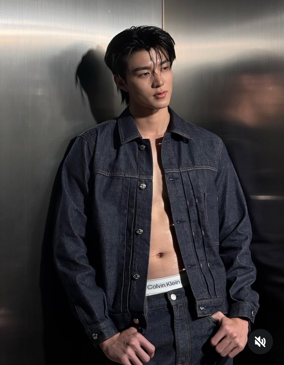 LapakpromSong's tweet photo. มาแต่ละครั้งก็เอาเรื่องนะน้องชาย🔥

#CalvinKleinTH 
#Meennicha8 
#CalvinKlein https://t.co/e5BMOJbQZh