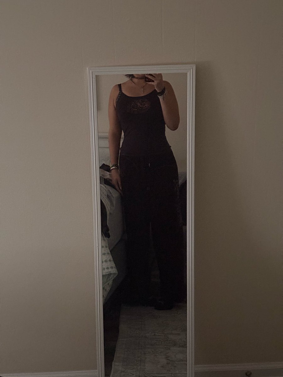 emoangel111's tweet photo. body/outfit check. i need tips on losing extra arm fat https://t.co/gPxXmWsCsZ