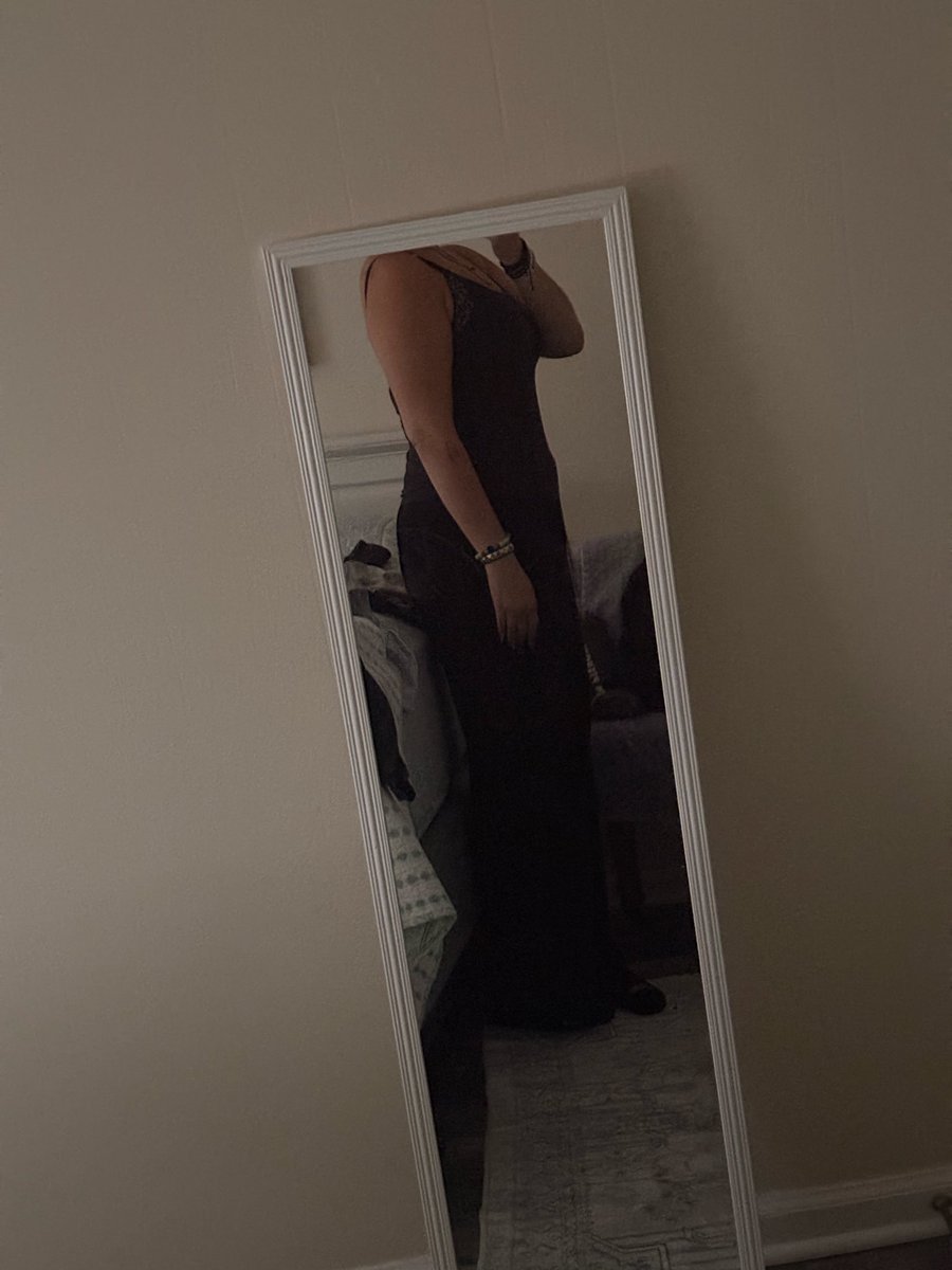 emoangel111's tweet photo. body/outfit check. i need tips on losing extra arm fat https://t.co/gPxXmWsCsZ