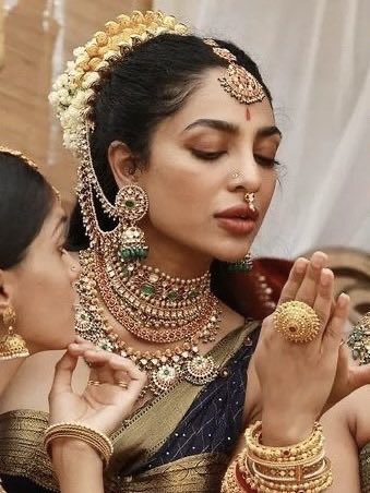 fruitsopalmyrah's tweet photo. matter of fact, i think about all the women of ponniyin selvan all the time https://t.co/uN3PofOl0x