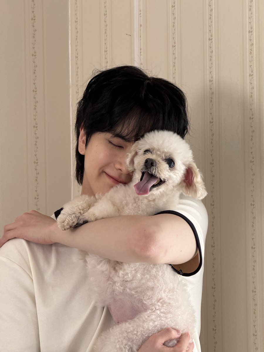h2tt588's tweet photo. 영훈보리 투샷 너무 좋음 ㅜㅜ https://t.co/AHuuvxtxnK