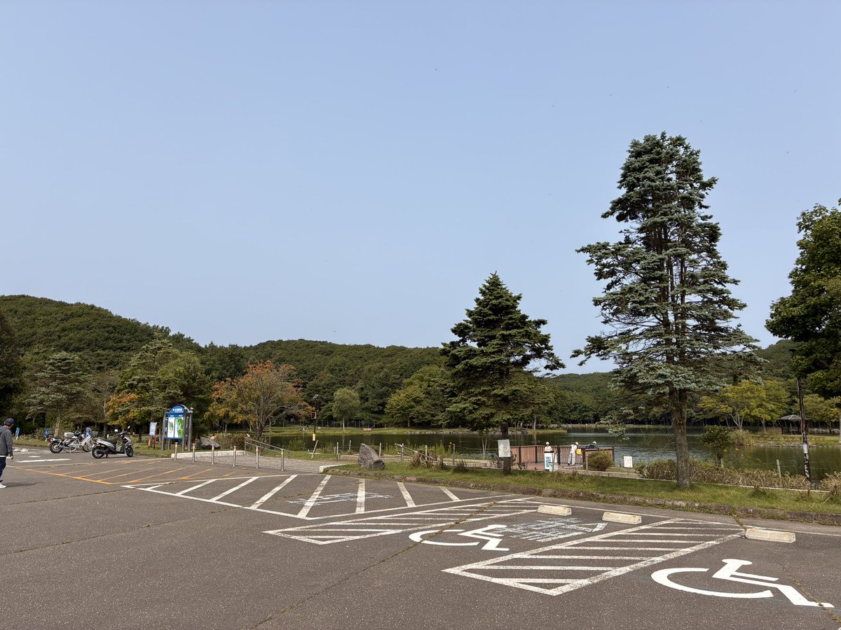 kanako_sudo's tweet photo. 9/29(火)15時〜放送の特番放送をロケ

金太郎の池でボート体験をしてみました。

※撮影、収録にはご許可をいただいております。

#のびしろしかない火曜日
#のびしらー
#FMとまこまい https://t.co/ifQqrkIffG