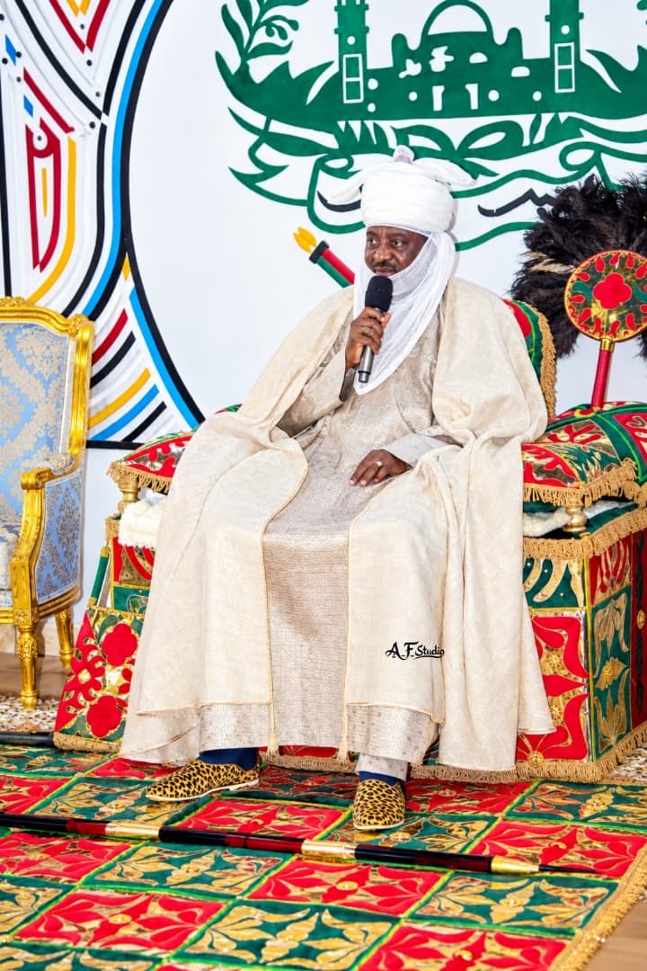 ameerr256's tweet photo. The leadership of Student Arm has paid a courtesy visit to His Royal Highness Alh Dr. Aminu Ado Bayero CFR JNOR to introduce the body, seek fatherly advice and Guidance. Recognising the importance of traditional ruler at this very time, HRH has assured us of his continued support https://t.co/uNqBpZwxMa