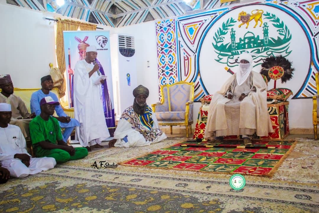 ameerr256's tweet photo. The leadership of Student Arm has paid a courtesy visit to His Royal Highness Alh Dr. Aminu Ado Bayero CFR JNOR to introduce the body, seek fatherly advice and Guidance. Recognising the importance of traditional ruler at this very time, HRH has assured us of his continued support https://t.co/uNqBpZwxMa