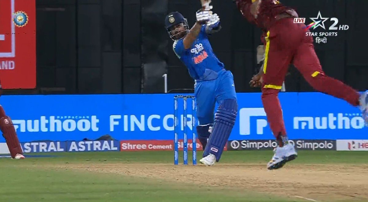 SohelVkf's tweet photo. " Youngster can play other two formats, You keep playing ODI as long as you want, Virat "

- Samuel Badree ( former west indies player) https://t.co/cup0uY8hnH