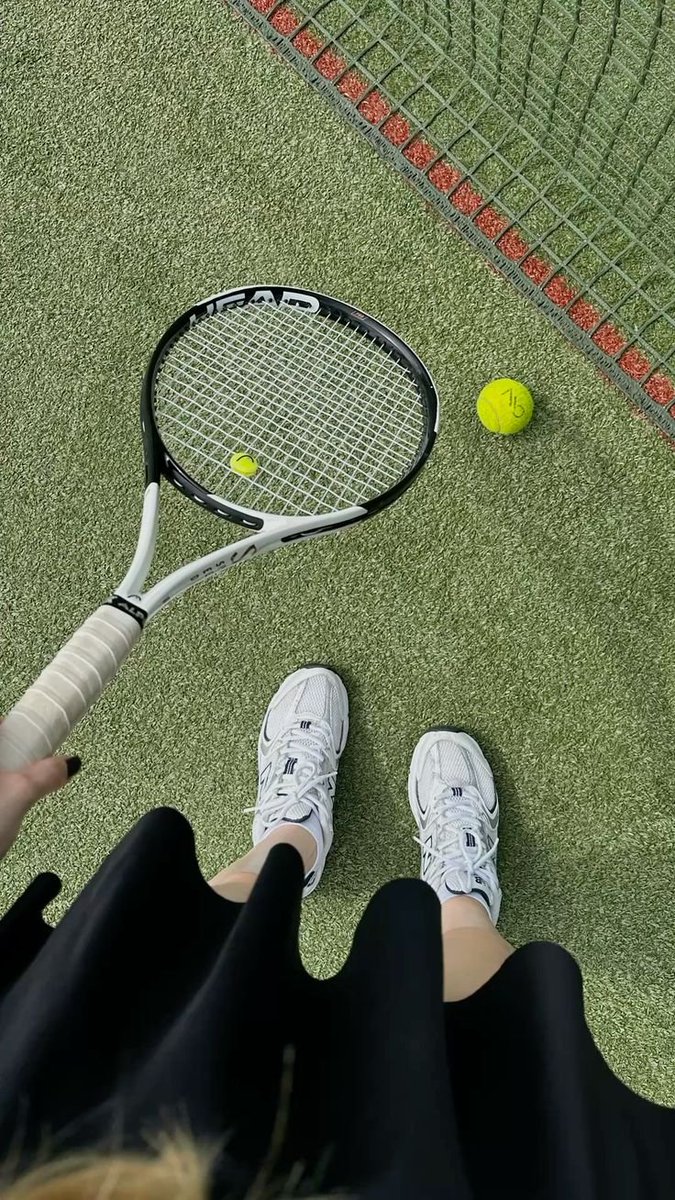 Debbie77717's tweet photo. Spent 20% of the time playing and 80% of the time chasing the ball 🙄🎾 Still counted as a workout!
#TennisBeginner #TennisLife https://t.co/sGFDesmu6L