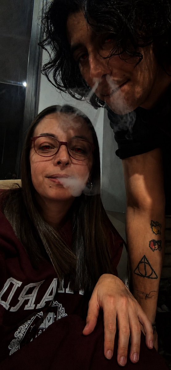 DebraPearspbua's tweet photo. @VillanueAle Usted todo lo que toca lo daña, su mamá vinculada a una red de trata de blanca. ‘Alias Mamá Jaime’
Su padrastro, porque ni tiene papá, líder del tren de Aragua ‘Alias El Don Ariel’
Juliana Lava la Plata que su papá y su mamá  producen.
Usted drogadicto, asesino y acosador…. https://t.co/BwXo0pTha6