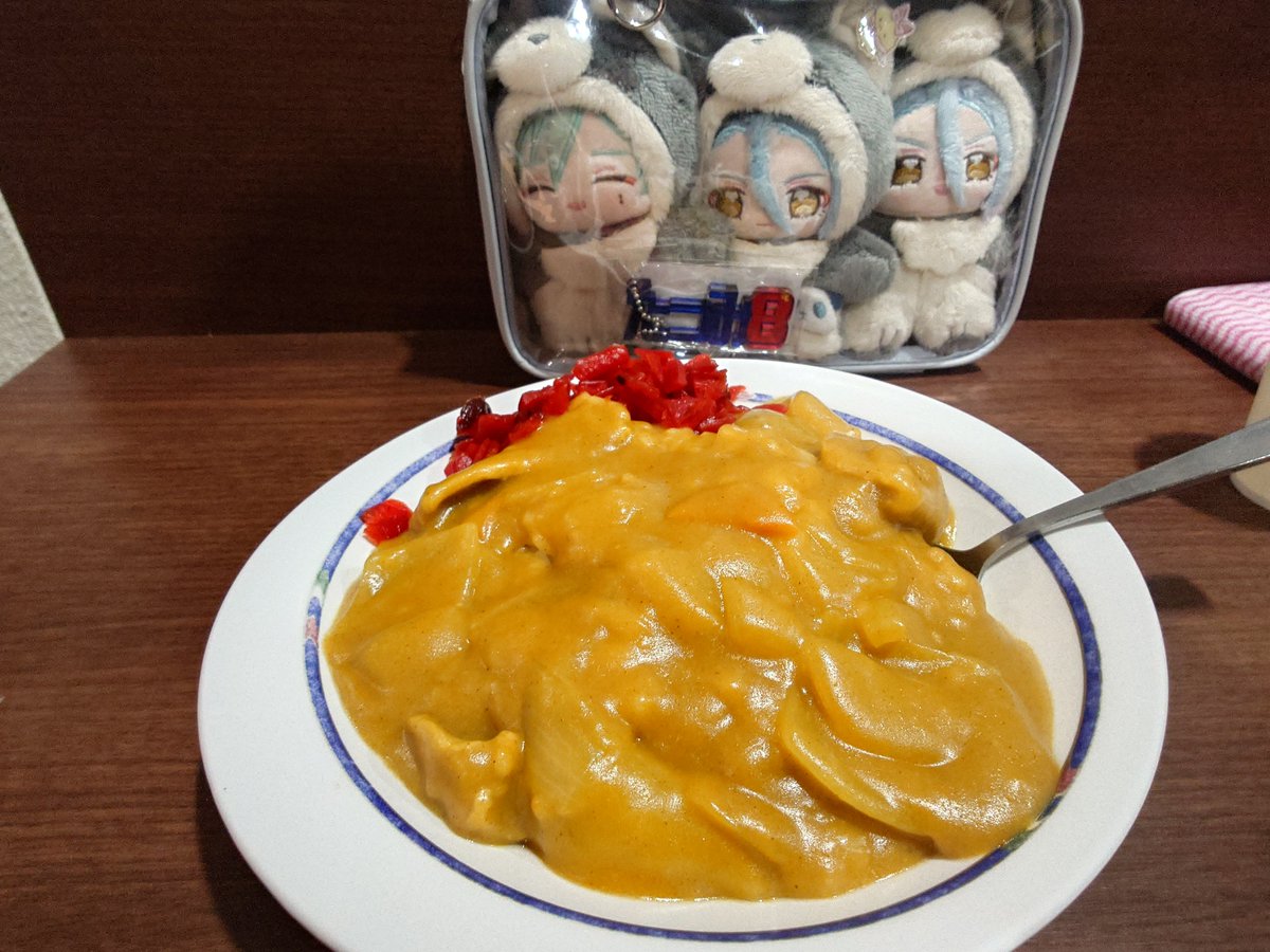 nsssss511's tweet photo. 信濃川のでかさに慄く兄とバスセンターのカレーの多さに慄く兄と他二人が狩られきってて二人きりになりご満悦なのぞみ https://t.co/b76kIDSlSE