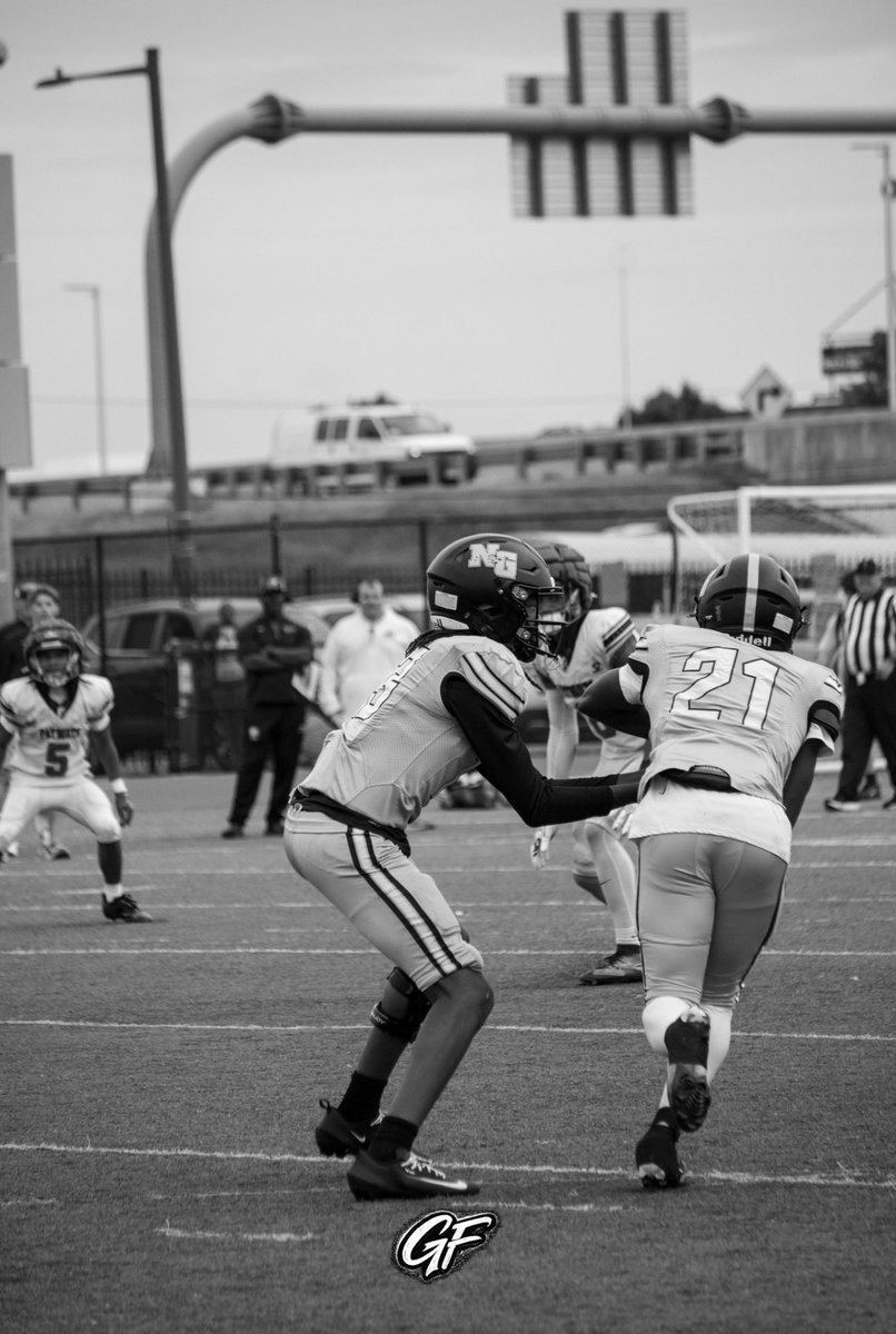 itz_agentzer0's tweet photo. Film from Lansdale Catholic game (9-26)

https://t.co/9DCb1rGyjj https://t.co/91t5W3o2Ib