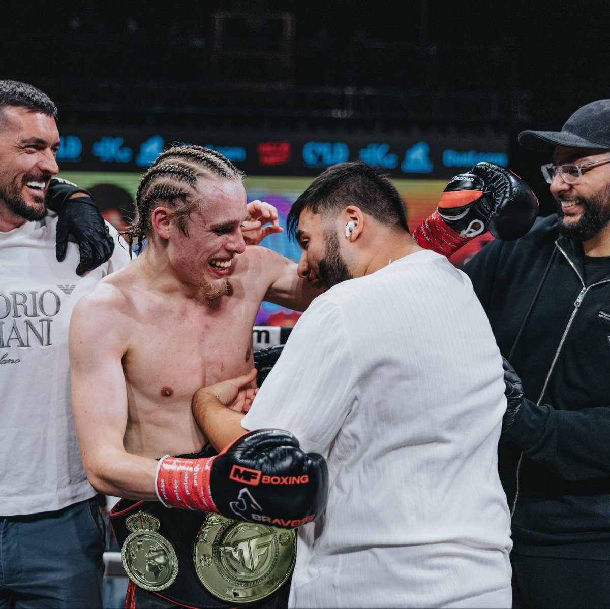 FoxTownley's tweet photo. This one’s for everyone who doubted me #andstill 🏆alhamdulillah the belts coming home safe and sound https://t.co/4dsmOurC9q