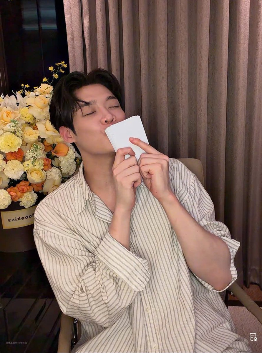 Dnanh06's tweet photo. Quá nhiều sự đáng yêu🤗

#KIMYOONSIK #김윤식 https://t.co/jXhQibu6Fg