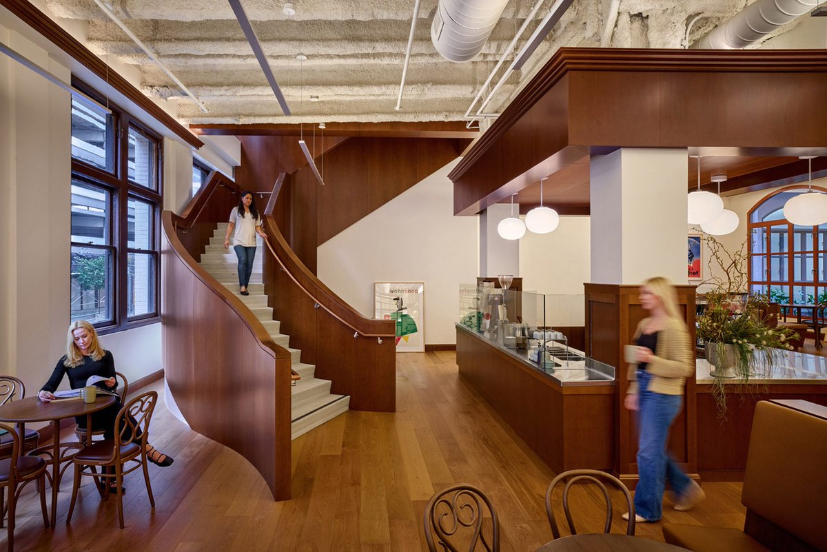 A peek inside Notion HQ 📍 
 [📷](https://pbs.twimg.com/media/HTOzKRfbwAAG_zw.jpg) [📷](https://pbs.twimg.com/media/HTOzKRmaQAAOaDo.jpg) [📷](https://pbs.twimg.