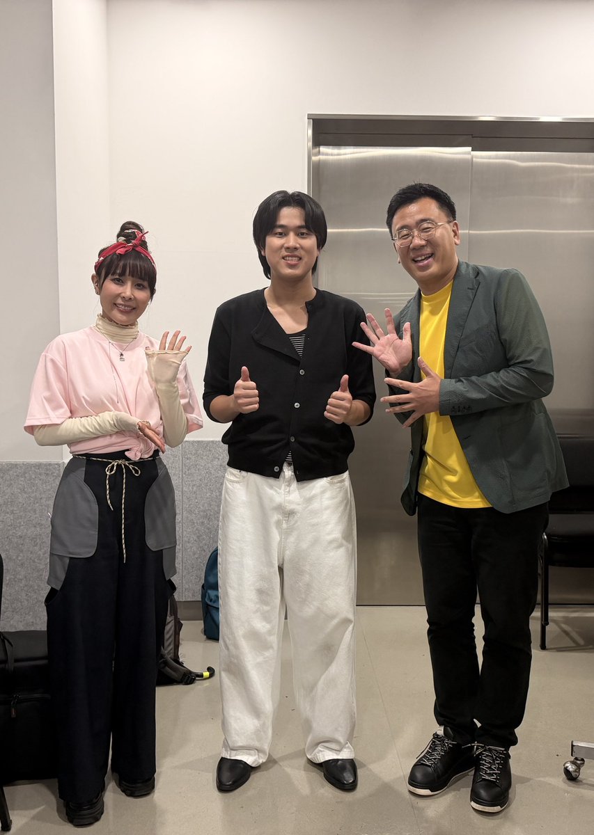 furuyamasayuki0's tweet photo. 3日間に渡って行われた日韓交流おまつりが幕を閉じました🥹NICE 73さんとのコンビはいかがでしたか？今夜は恒例のK-POPコンサートがありましたが、今年のの主人公は❗️韓国の国民的シンガーソングライターのイ・ムジンさんでした👏良いステージでしたね👍

18回目を迎えた今年のお祭りも多くのスタッフ、そしてボランティアの皆さんに支えられて無事に終了しました。初の室内開催ということで色々とご意見もあるかと思いますがそう言った声をしっかり活かして20回目の節目に向けてより良いお祭りにしていきたいと思います♪

ご参加いただいた皆さん、감사합니다!!!!