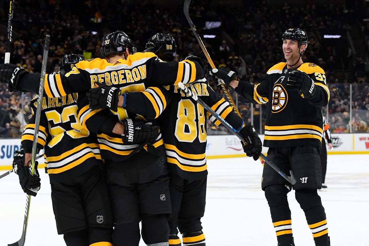 BR_OpenIce's tweet photo. 4 Bruins Captains in just 1 picture 🤯 https://t.co/B4LHXhruXK