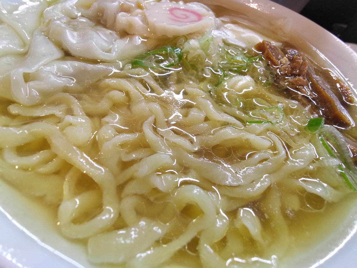 nkjmktr's tweet photo. 手揉み麺 与野日和@与野（さいたま市浦和区）で「ワンタンラーメン（並盛）」「焼餃子（2個）」を注文。2026年9月26日オープン。佐野の「大和」出身と知り早めの訪問😍 素材の旨みたっぷりふくよかなスープにクリタ食品（館林）の手揉み麺😋 あっさりし過ぎない佐野ラーメンやった🤩 #ramen #埼玉県 https://t.co/r5AhvdhWqA