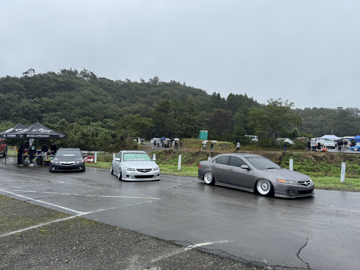 Nobkick_'s tweet photo. ご厚意に甘えてTGJから3台置かせて頂きました！
俺はC10ぶりに参加だったけどめちゃくちゃ楽しめた〜

人間探して声かけてくれた方々ありがとうございます。アコードも多かったからほんとに楽しかった！

#kdayc14 https://t.co/y02mZpGF1r