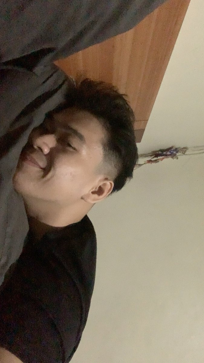 Gamaaaamine's tweet photo. Dahlah tdr meluk guling aja dahlah dahlahhhh ahrghhh aishhhh arghhhhh shiballllll😭😭😭😭😭😭😭😭😭😭😭😭😭😭😭😭😭😭😭😭😭😭😭😭😭 https://t.co/midjjKDzsm