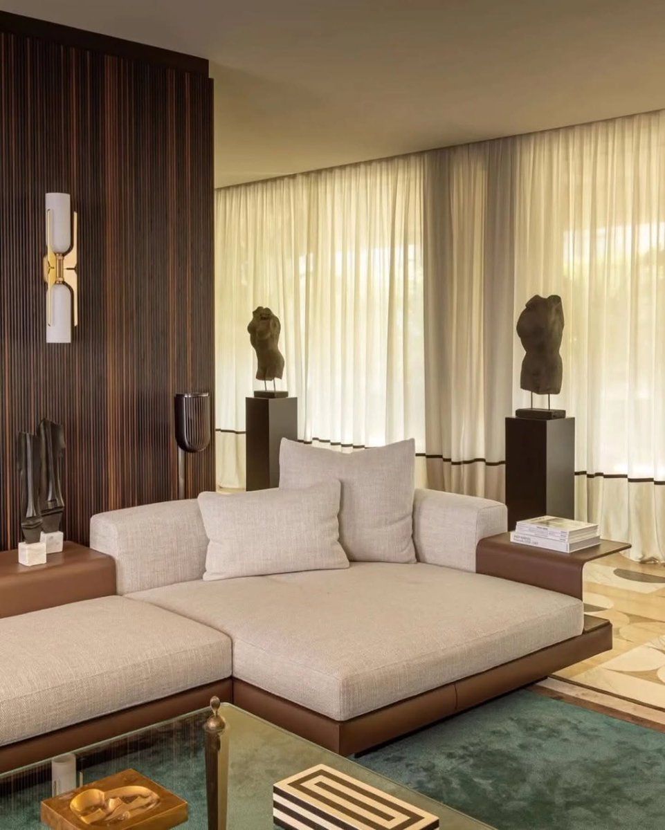 RoxyLuciusva's tweet photo. Interior designer Andrea Derudi designed this apartment in Milan’s Moscova district to reflect the city’s historic architecture and elegant charm. Photos by Beppe Brancato; styled by Giulia Taglialatela. https://t.co/NKHCyMYlm3