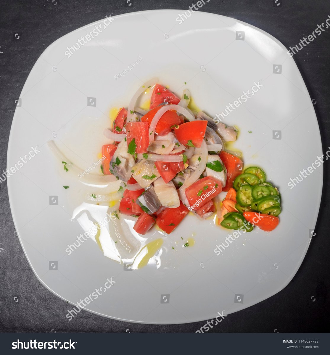 Evonnexrs's tweet photo. Sabías que el ceviche peruano, elaborado con pescado fresco marinado en limón, es un plato refrescante perfecto para el verano （你知道吗？秘鲁 ceviche 由新鲜鱼用柠檬汁腌制而成，是夏天超清爽的一道菜！） https://t.co/nKlyUXZnsE