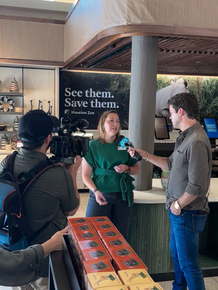 houstonzoo's tweet photo. Missed the broadcast? Catch the full show @kprc2, then come see the fun for yourself this fall! From Zoo Boo and our fall favorites to premium experiences, the Bug House and the incredible care our teams provide for animals of all sizes.  👉 https://t.co/ZT8SD13I4U https://t.co/emoHL5iInu