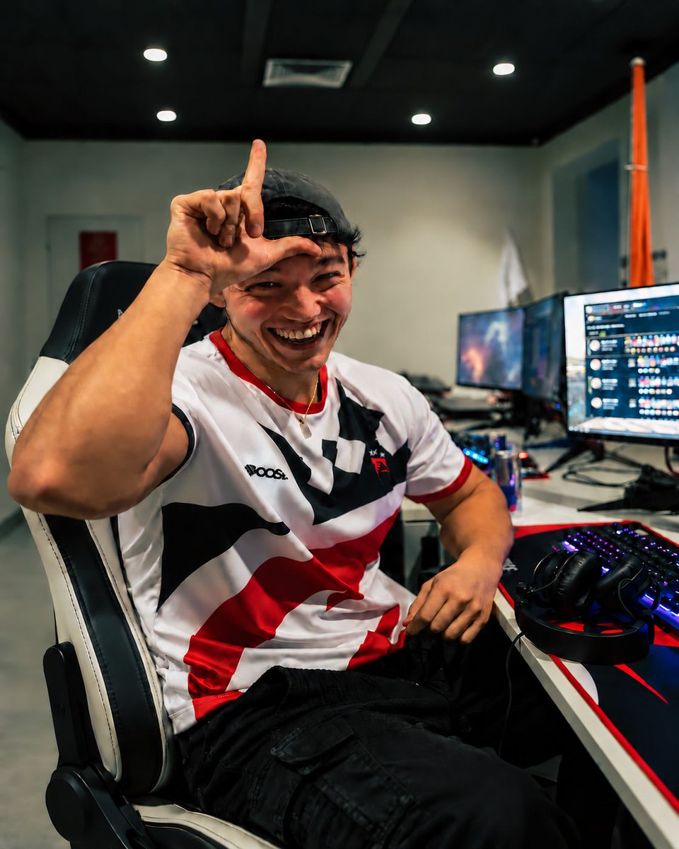 AustrianForce's tweet photo. DORETO, DU BIST DER GEILSTE! 🔥

Platz 10 bei den EMEA Tactician’s Trials 1 von @CompeteTFT – schaut euch das Grinsen an! 😂

GG an @LorusTFT für Platz 69 und @MPLfreaki für Tag 2. Stolz auf euch drei! ❤️🤍

Nächstes Mal Platz 1, 2 &amp; 3. 💪

#JoinTheForce #TFT https://t.co/gnIXa71wdD