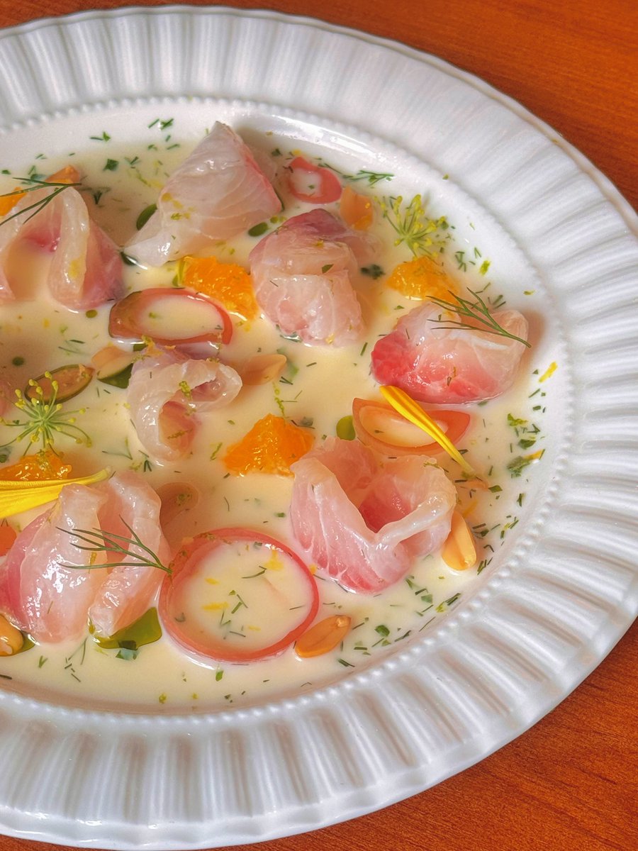 Gwenda5o's tweet photo. Prueba hoy el ceviche peruano, pescado fresco marinado en limón con cilantro y ají: una explosión de sabores frescos que transporta directamente a las costas sudamericanas. No te lo pierdas!， https://t.co/R28ie2DqLv