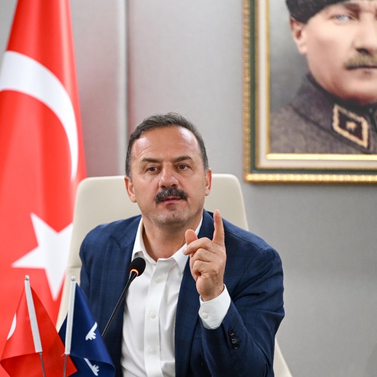 vukuathaberx's tweet photo. Yavuz Ağıralioğlu: 

“'Başörtüsü yasağını çözdük' diyerek gurur duydunuz.  Başörtülü bakanınız milleti soydu.” https://t.co/PusJc7pSdT