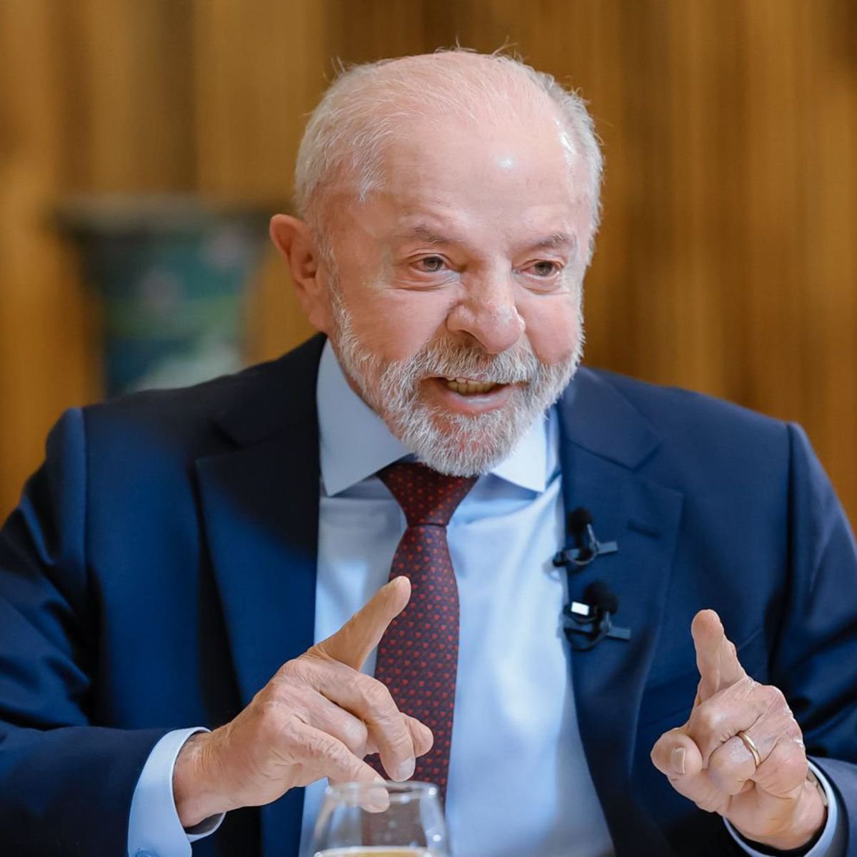 bralternativo_'s tweet photo. 🚨🇧🇷 Fábio Porchat, humorista que retratou Jesus Cristo como gay em um ‘Especial de Natal’, apoiou o presidente Lula nas últimas eleições.

A Virgem Maria também foi alvo na polêmica obra, representada como maconheira e adúltera. https://t.co/XhtfktuJbj