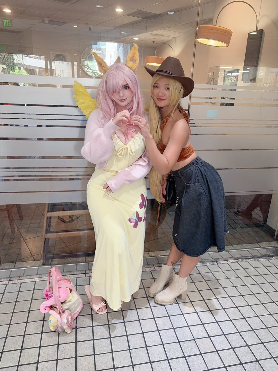 tarantunya's tweet photo. We were horsies yesterday :3 https://t.co/XDnLryqj7U