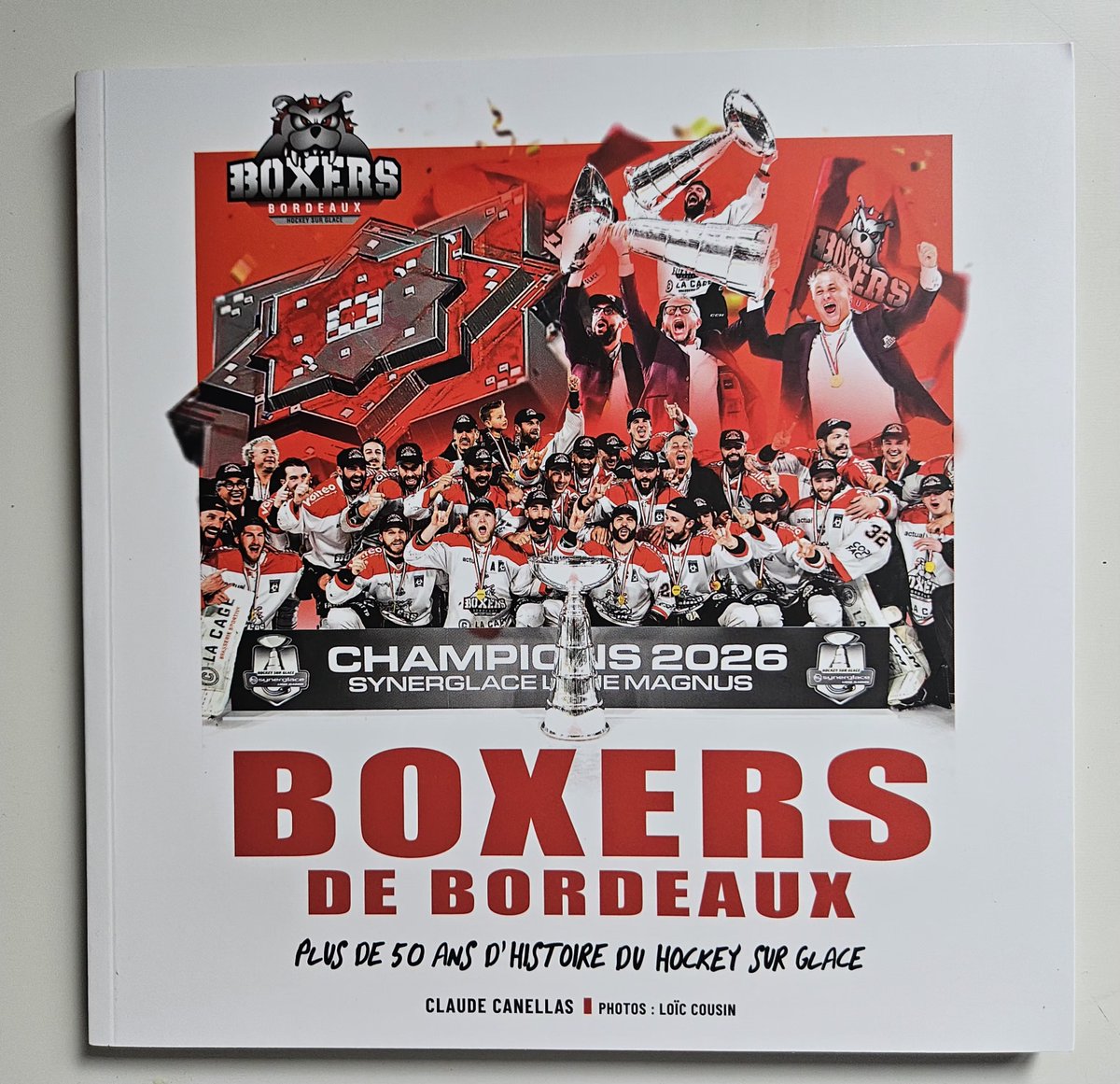 ClaudeCanellas's tweet photo. Je suis heureux de vous présenter mon bouquin "Boxers de Bordeaux - Plus de 50 ans d'histoire du hockey sur glace" qui vient de paraître...(Éditions Sud-Ouest) https://t.co/FtL1Ppq5hD