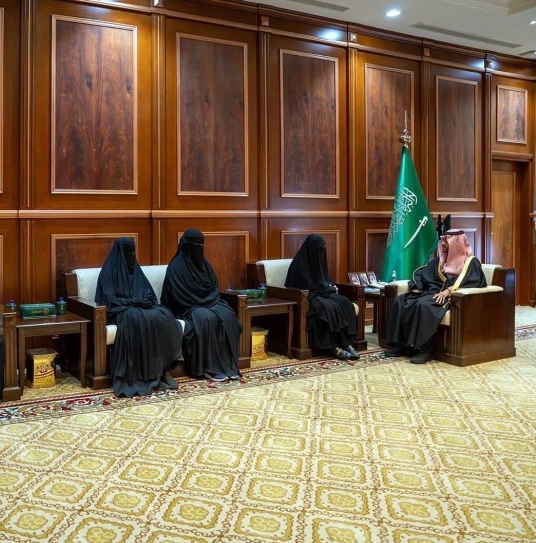 HAYAABDULLAH_SH's tweet photo. والله لو كان #الحجاب اختياري لتحجبنا، فكيف به وهو واجب؟
" لما واجدنا فيه " من عزة وكرامة ومن هيبة وفخامة.💫 https://t.co/Q7EMcj33lZ