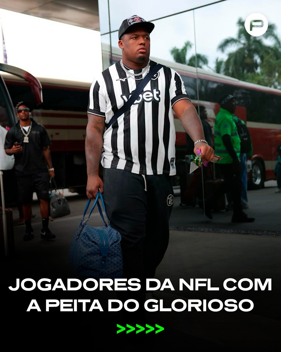 canalpremiere's tweet photo. CHEGARAM NO RIO DO JEITO CERTO! ⭐️🏈😂 

O Brasileirão tá em pausa, mas o Botafogo segue marcando presença até na NFL! 🖤🤍🔥

📸 Getty Images / @botafogo

*Contém texto alternativo. 

#PremiereDaJogo #BoraDePremiere #Botafogo #FutebolNoPremiere https://t.co/TyHOIg9At8