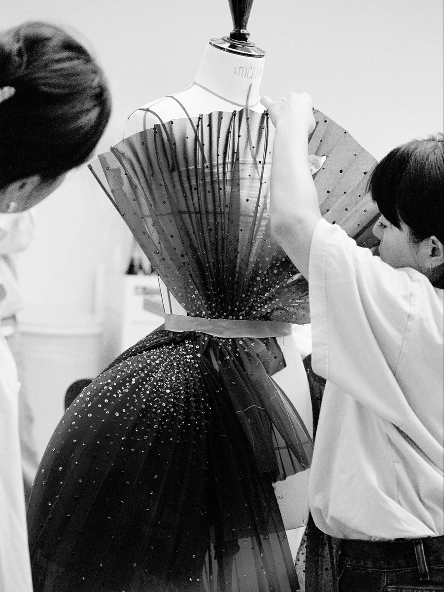 Dior's tweet photo. Céline Dion dressed in Dior for her concert in Paris. https://t.co/Mv213CuumE