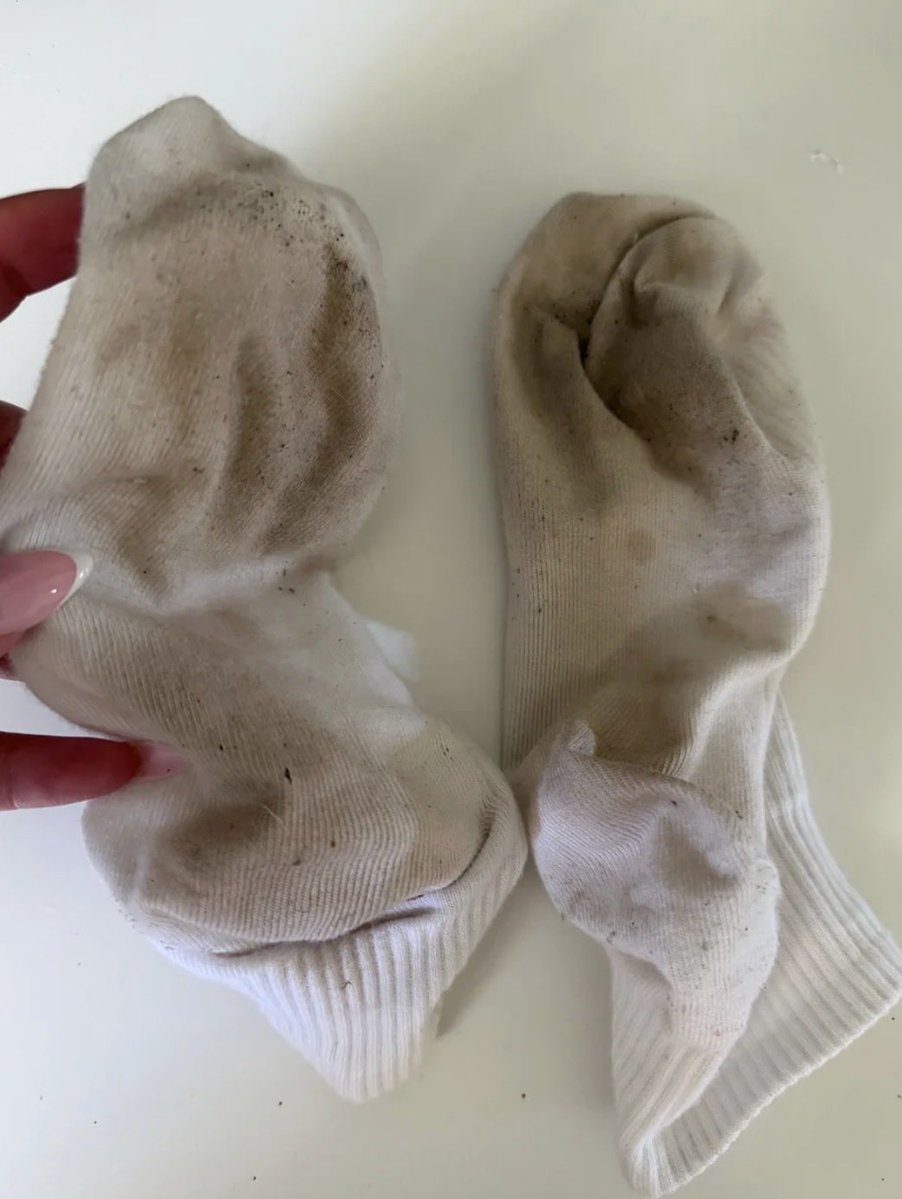 ittgudg's tweet photo. Well-worn white socks with plenty of character ✨
Worn over time, not freshly washed, and ready for their new lucky owner 💌
Carefully packaged and sent fresh for the full experience 💋
50$ DM me❤️ #feet #footfetish #feetfetish #selling #dirtysocks #socks #feetpics https://t.co/72q6JJULW9