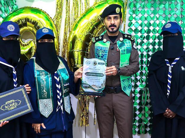 makkahgirlscout's tweet photo. #الاحتفال_باليوم_الوطني
شرطة الكعكية بالتعاون مع مركز حي المسفلة
#جمعية_مراكز_الاحياء
مديرشرطة الكعكية(المقدم محمد بن سفر العتيبي)
رئيس مركز حي المسفلة(العميد متقاعد محمد عبدالله منشاوي
مدير مركز حي المسفلة(ابراهيم احمد الهندي)
#سواعد_الحي_التطوعي
#فرقة_مرشدات_مكة_المكرمة_الكشفية https://t.co/JFaIttcm0u