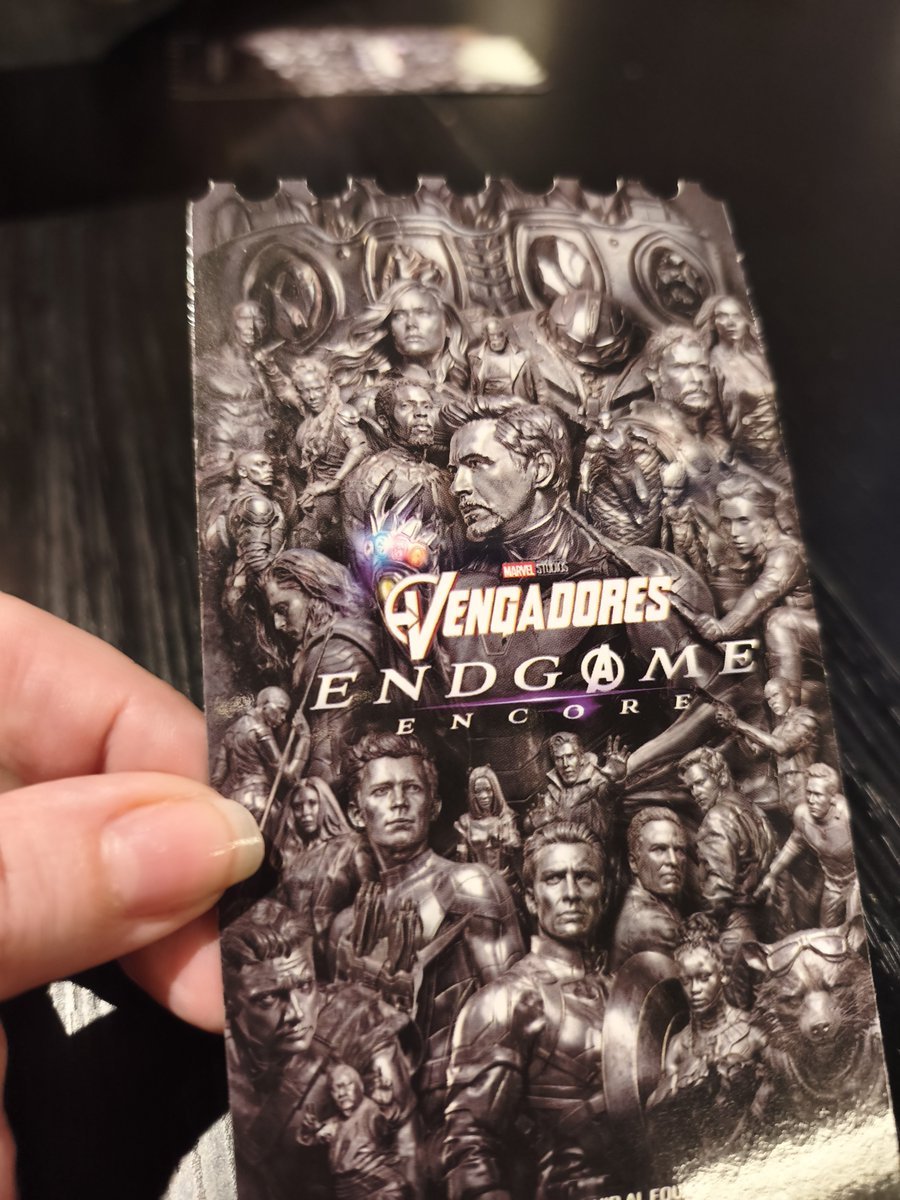 nuriaipunt's tweet photo. Ya, ya sé. Volver a pagar por ver una peli de 3 horas de hace 7 años para 4 minutos nuevos. 
Pero mira, yo no me meto con tus mierdas, sabes? 😅🤷🏻‍♀️ https://t.co/feplZUez5k
