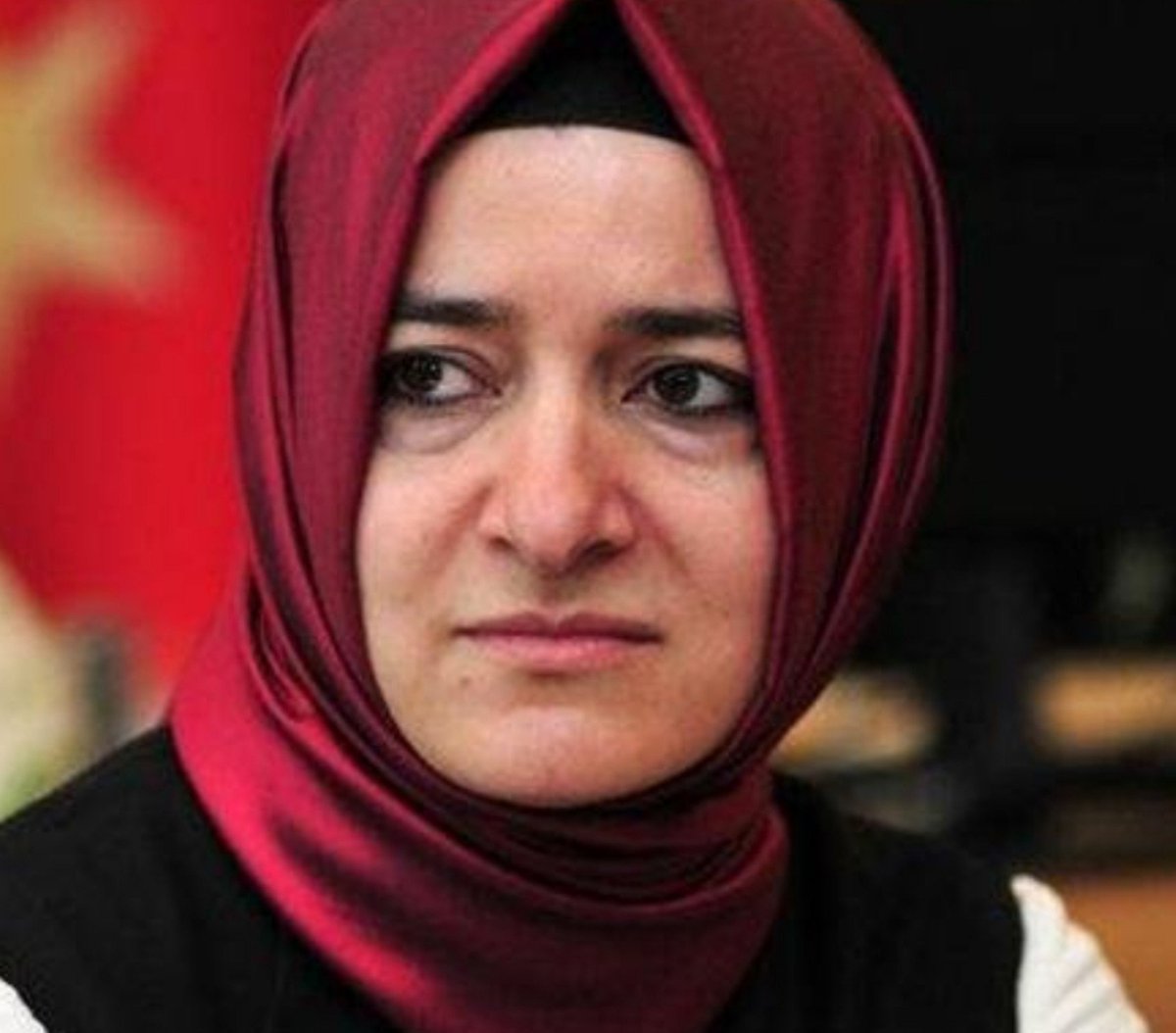 nutuk1071's tweet photo. 🚨Fatma Betül Sayan'ın tespit edilen mal varlığı 36 milyon dolar iken henüz tespit edilmemiş mal varlığının 100 milyon doları geçebileceği belirtildi. (Halk TV)

Bir belediye başkanı olmamasına rağmen hiçbir ihale ve benzeri imkanlar olmadan bu serveti edinmesi akla soru işaretleri getirdi.